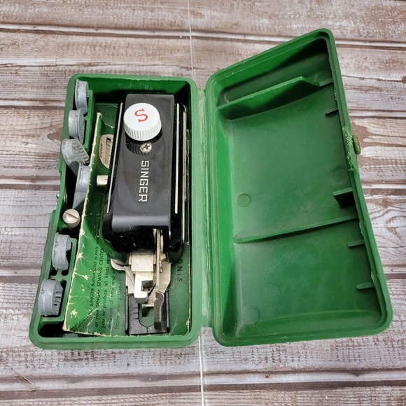 Vintage Singer Button Holder With Attachment Box and booklet. - Picture 1 of 12